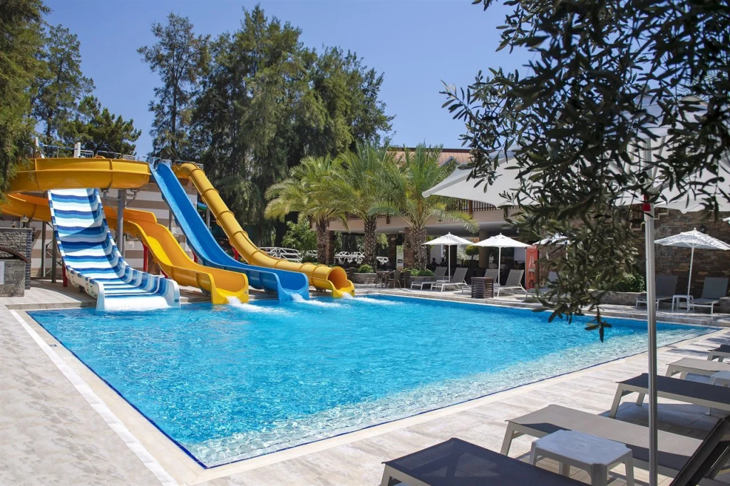 Quattro Beach Spa & Resort Hotel - фото 7
