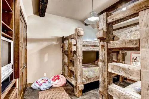 Ski Bridge Lodge - Ski In / Ski Out