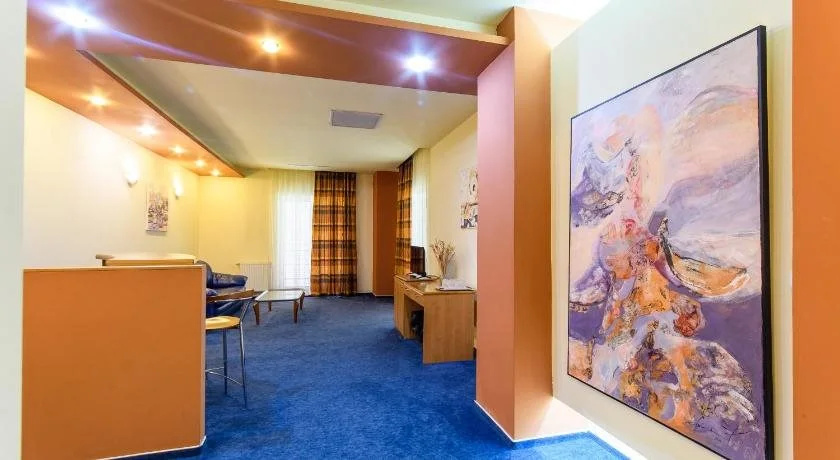 Hotel photo 12