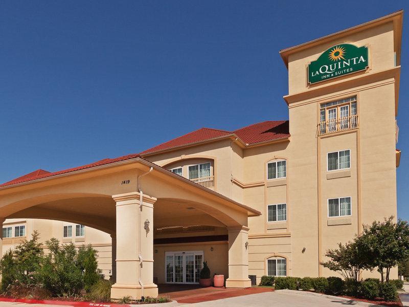 La Quinta Inn & Suites Cedar Hill image