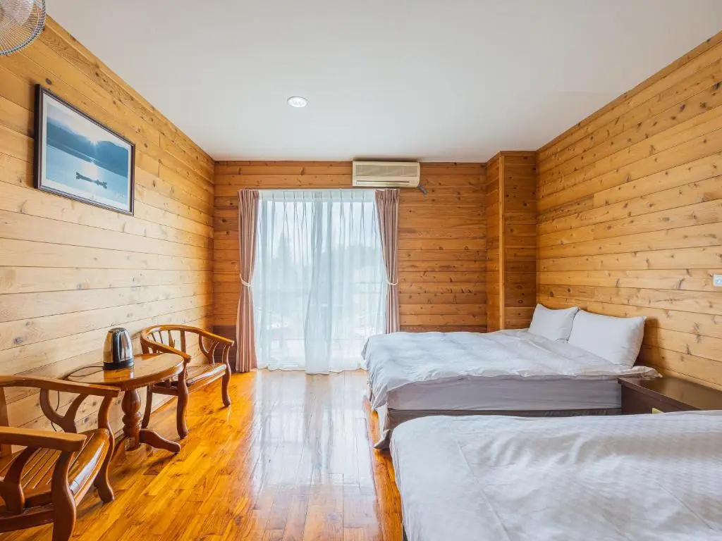 Standard Quadruple room with mountain view