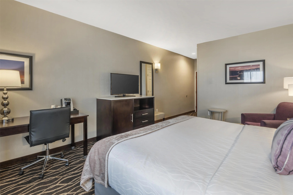Отель Best Western Plus Hotel At The Convention Center в Лонг-Биче