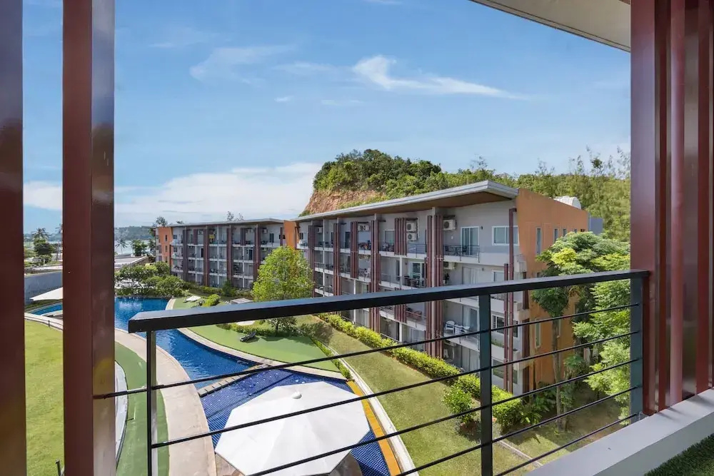 2 Bdr SEAVIEW condo on Bangrak beach