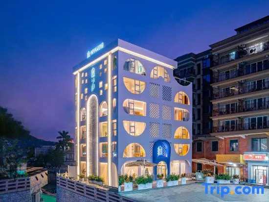 Night Island · Casa Moroccan Design Homestay (Compared to Changwei Branch)