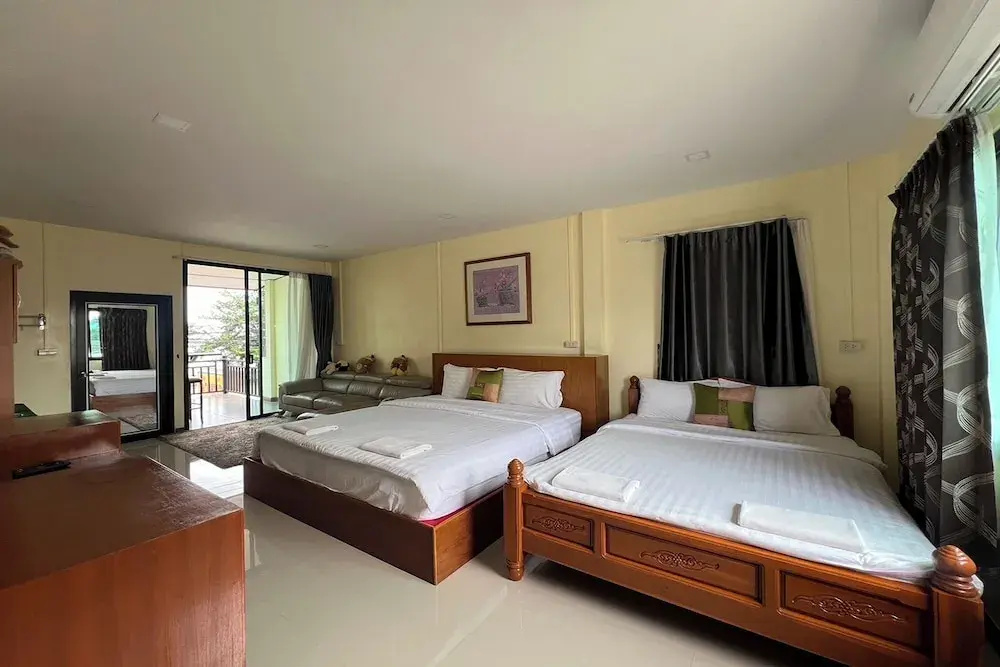 Standard Family room with balcony and with lake view