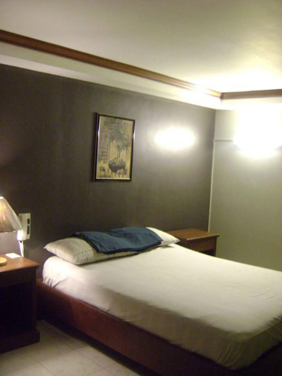 Metro Room Budget Hotel