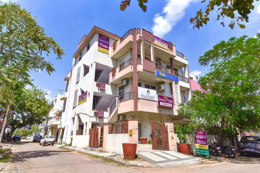 FabHotel Green Vista Malviya Nagar
