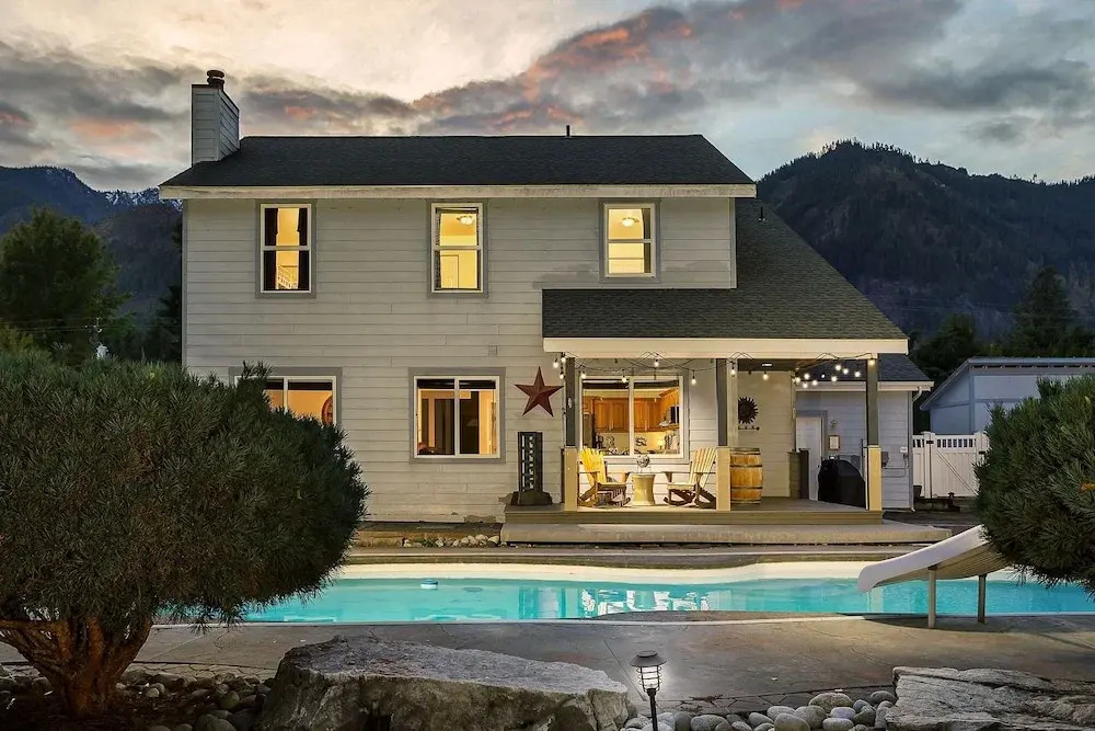 All Seasons Getaway 4 Bedroom Home By Nw Comfy Cabins By Redawning