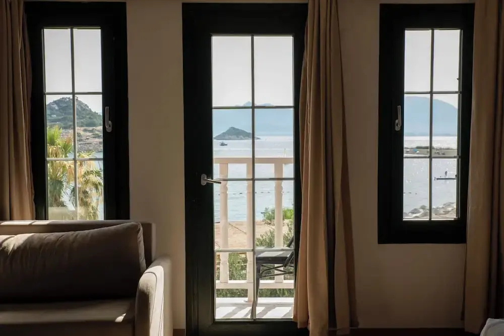 Standard Double room with sea view (full double bed)