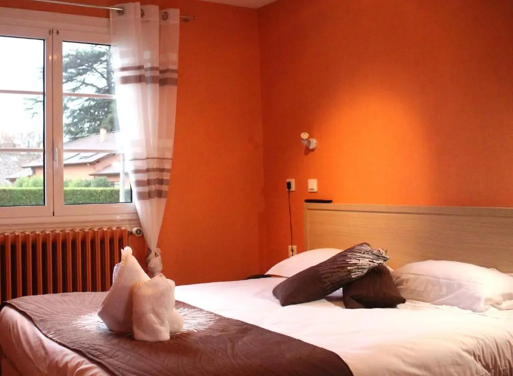 Logis Hotel Aux Tauzins - Chambres