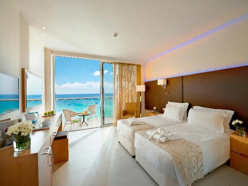 Pernera Beach Hotel - Chambres