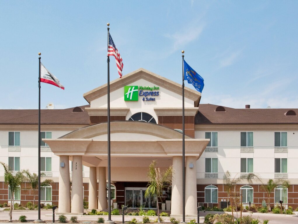 Holiday Inn Express & Suites Dinuba West, an IHG Hotel image