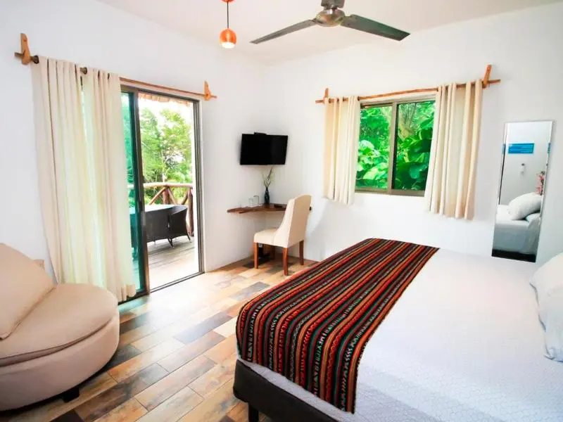 Standard Triple room with lake view