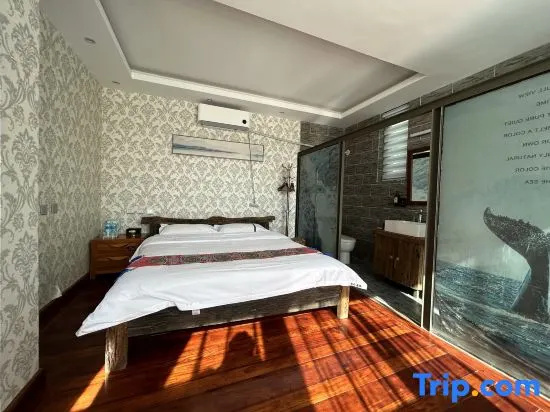 Standard Double room with lake view (full double bed)