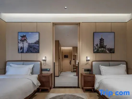 Double Suite with balcony (twin beds)