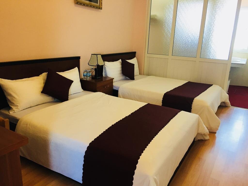 Sleep in Dalat Hostel by null
