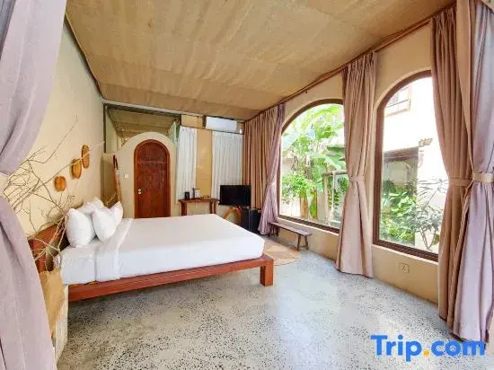 Standard Double room with balcony and with pool view (full double bed)