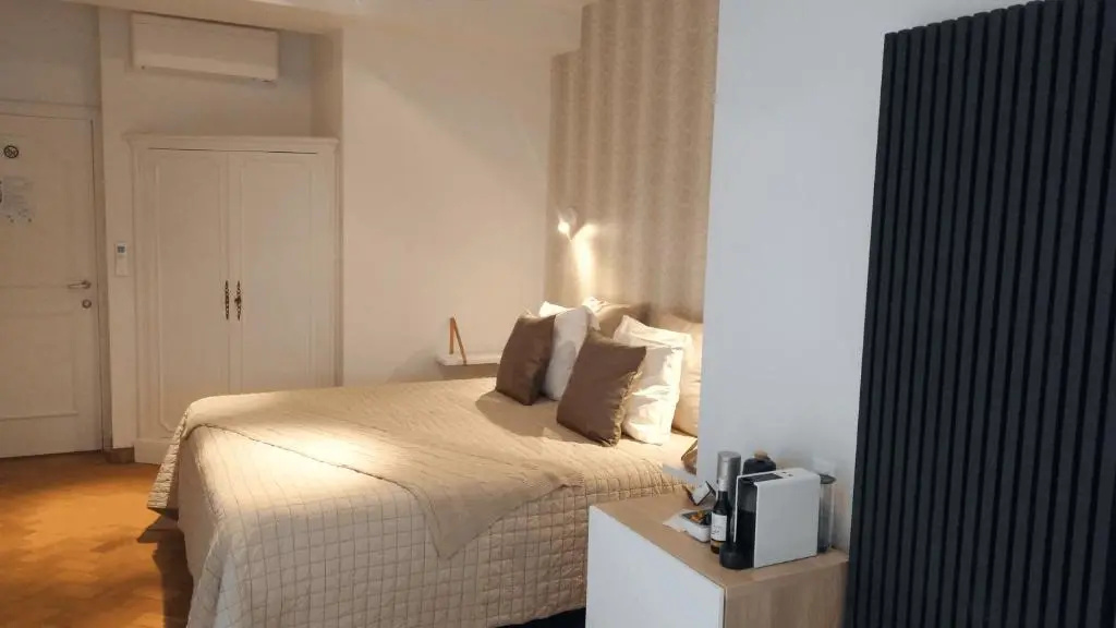 Superior Double room (full double bed)