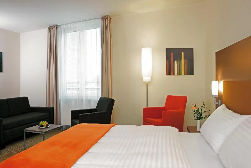 Business Double room (full double bed)