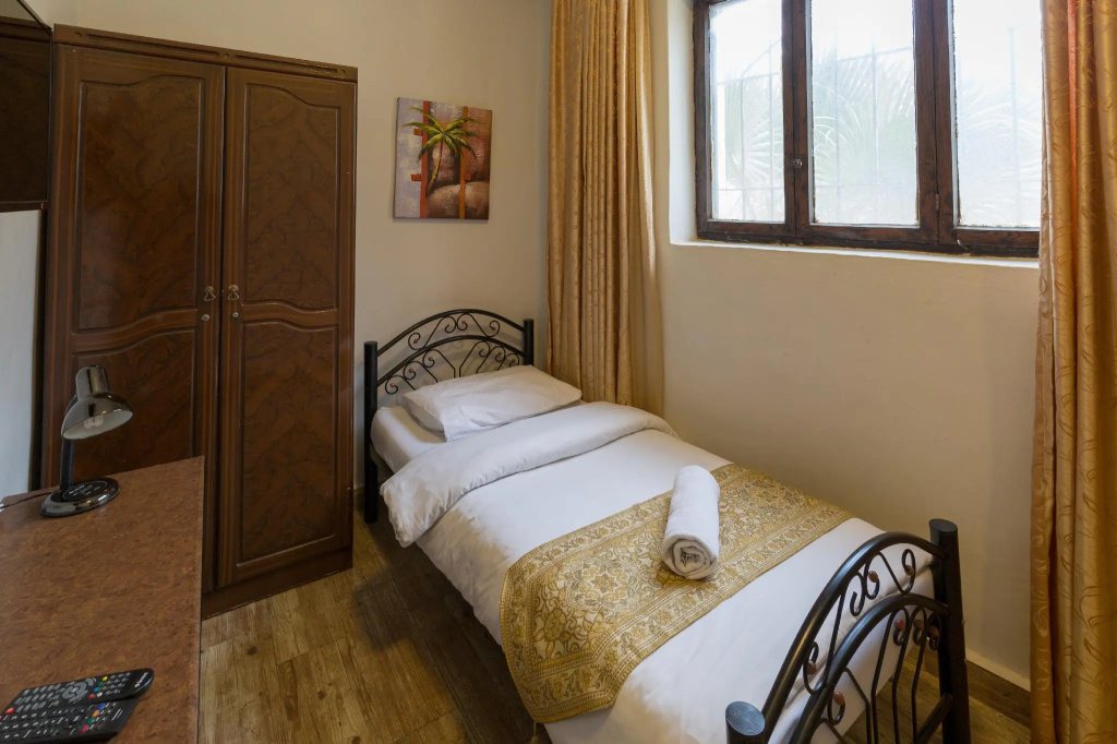 Economy room