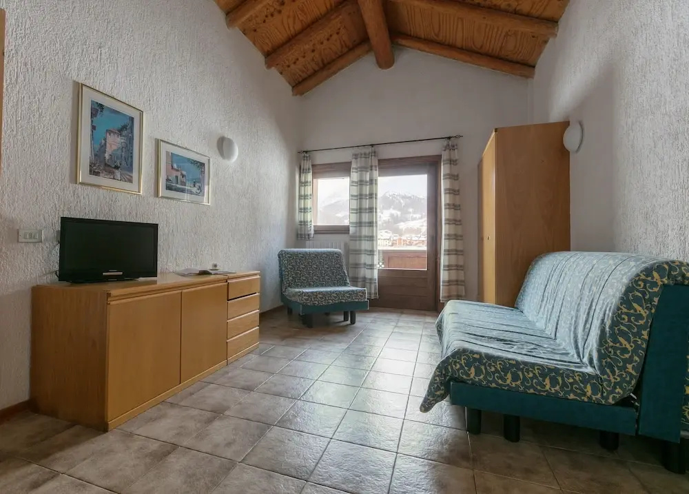 1 Bedroom Apartment with mountain view