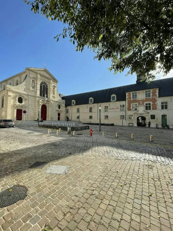 Voir la photo 1 — Le Charmant Cr Neau Basilique