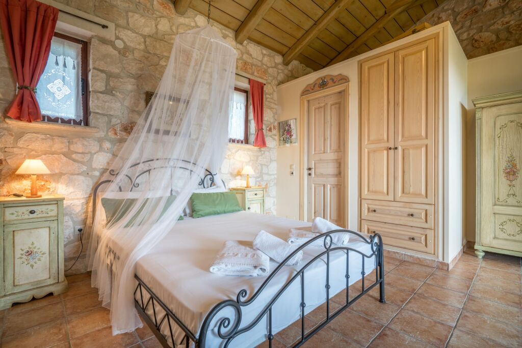 Myrties stone houses 3 *