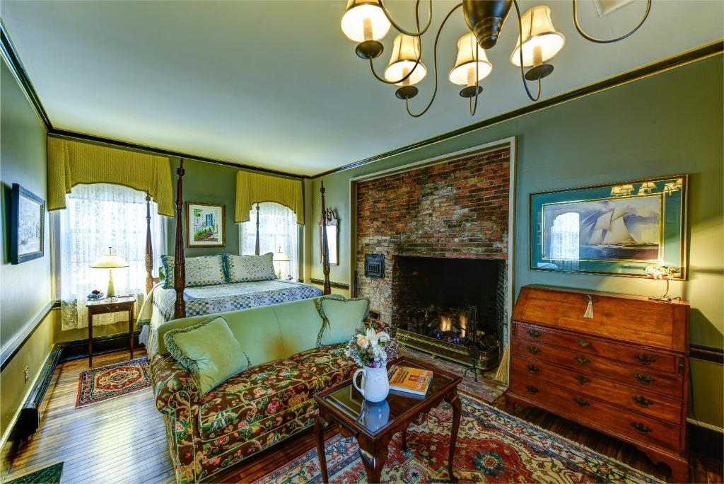 gallery_image_hidden_4