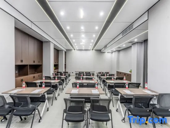 Kyriad Hotel (Dongying Shengli Petroleum Administration Railway Station) in Dongying