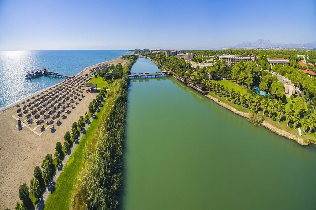 Beach & Waterfront