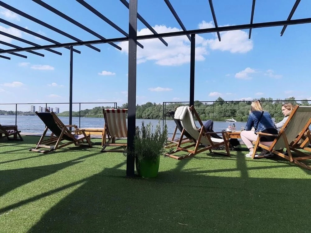 B&B Boatel Charlie