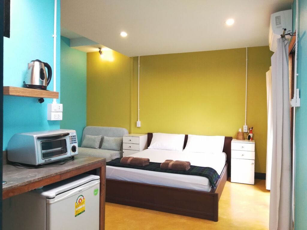 60 Bluehouse by null