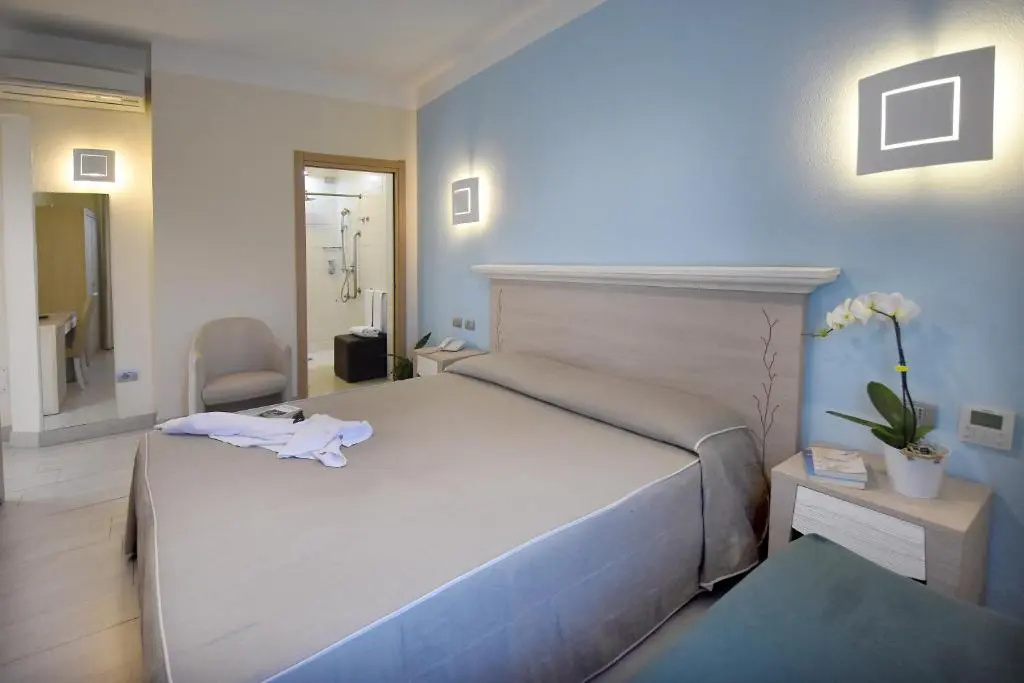 Economy room