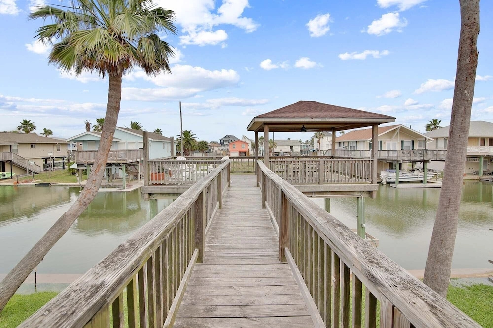 Beach & Waterfront