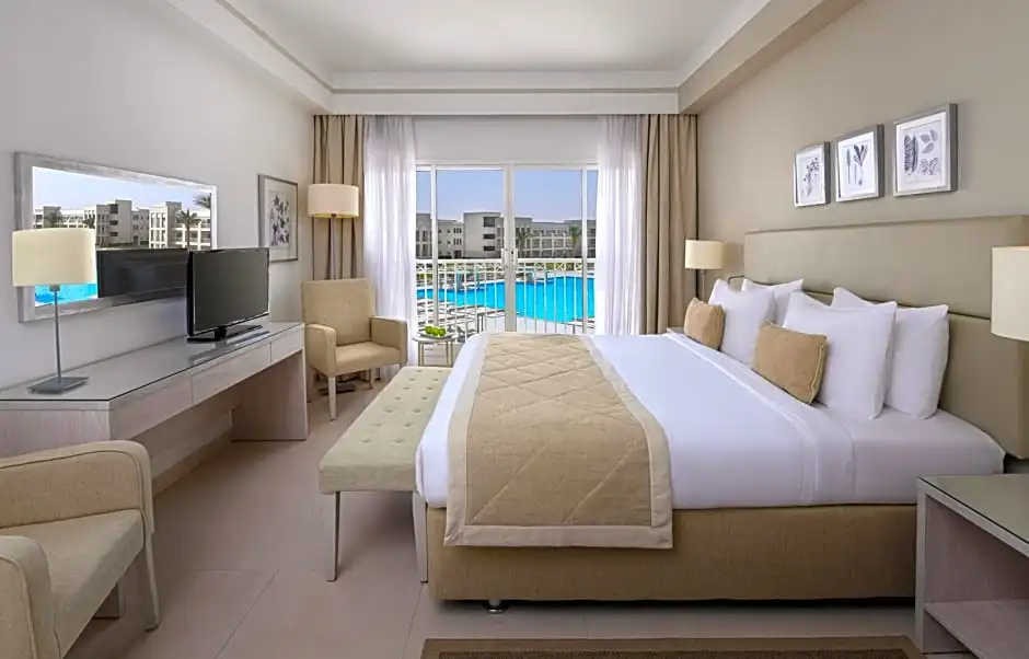 Double Aquaviva Suite with pool view full double bed