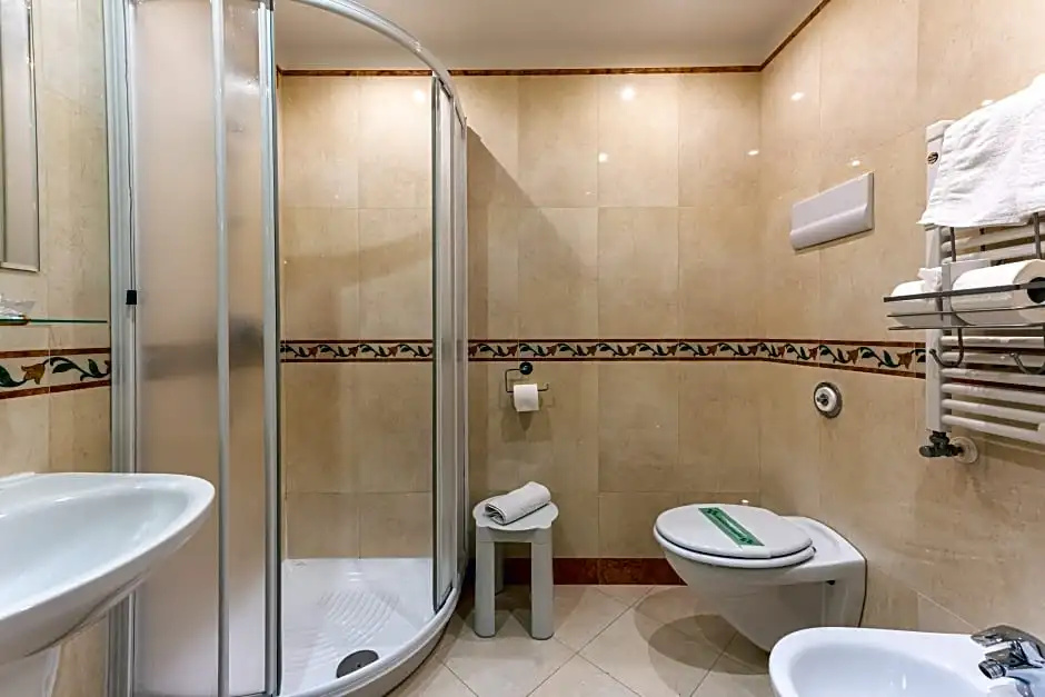 Classic Double room (full double bed)