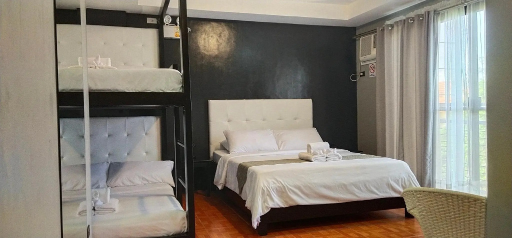 Deluxe Family room with balcony