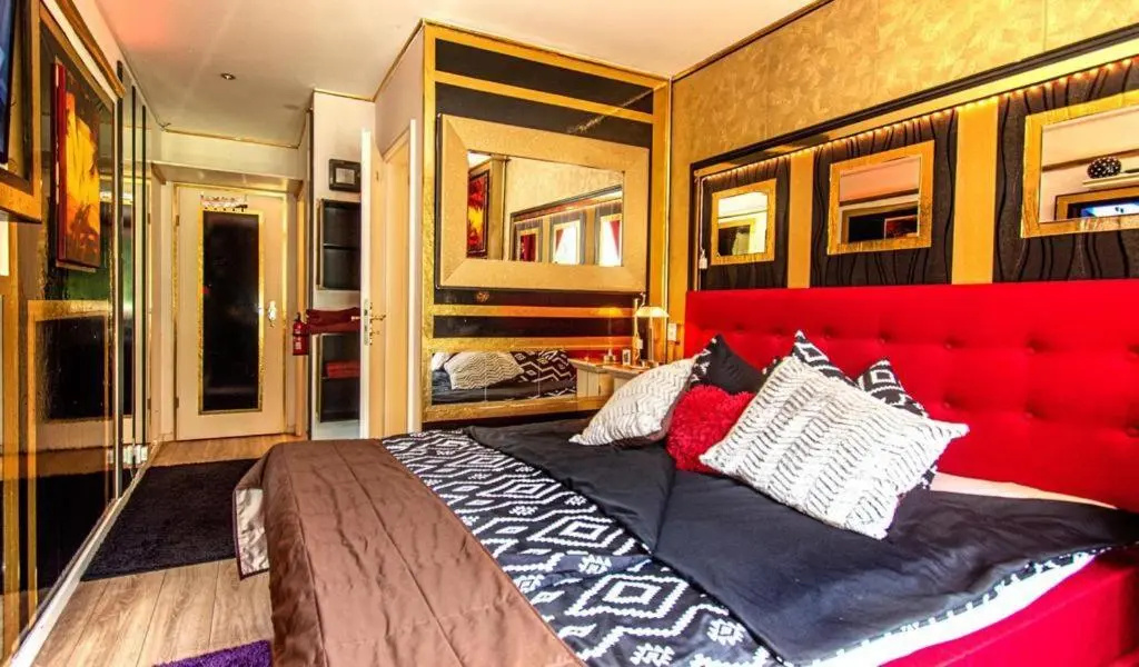 Economy room