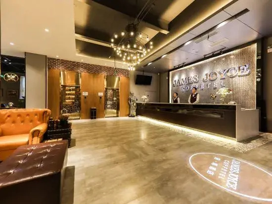 Lobby & Reception