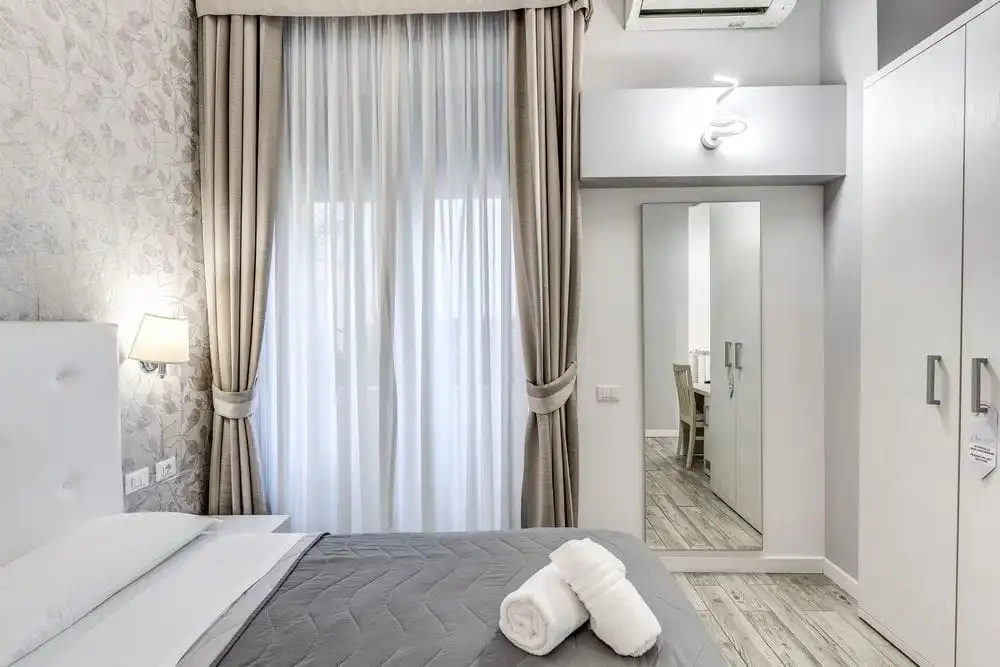 Deluxe Double room (full double bed)