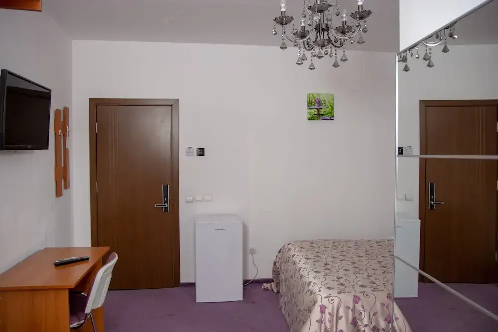 Economy room