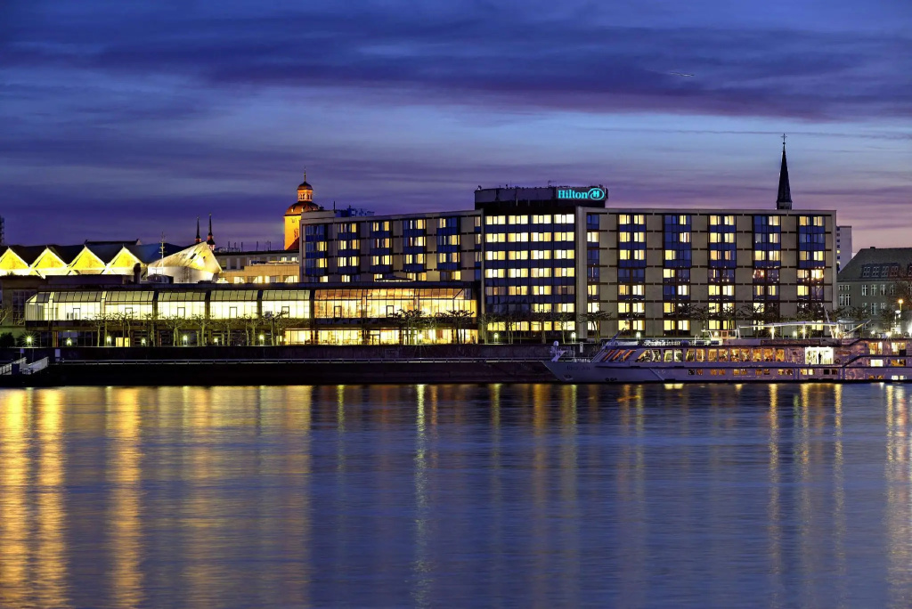 Deluxe Double room with river view (full double bed)