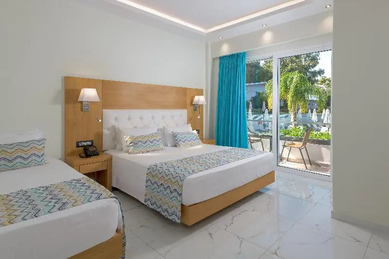 Standard Double room with balcony and with garden view (full double bed)