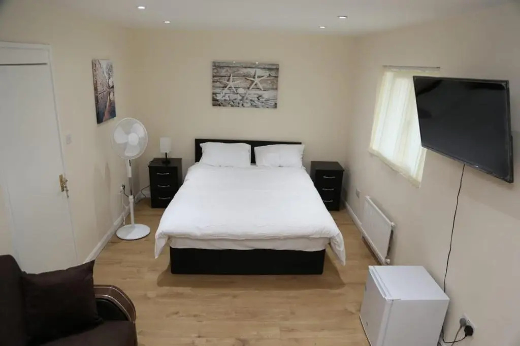 A A Guest Rooms Thamesmead
