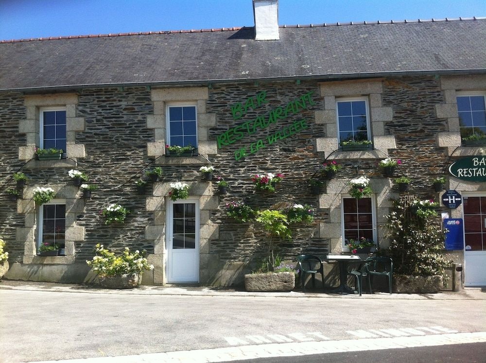HOTEL,RESTAURANT