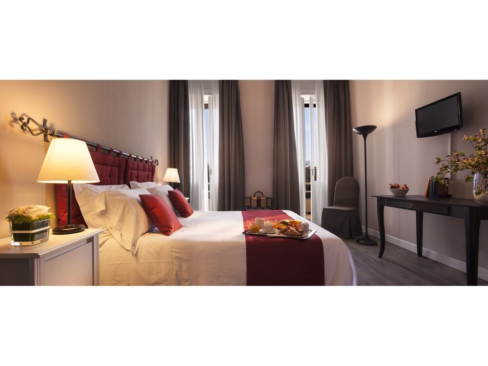 Hotel Benaco — 5