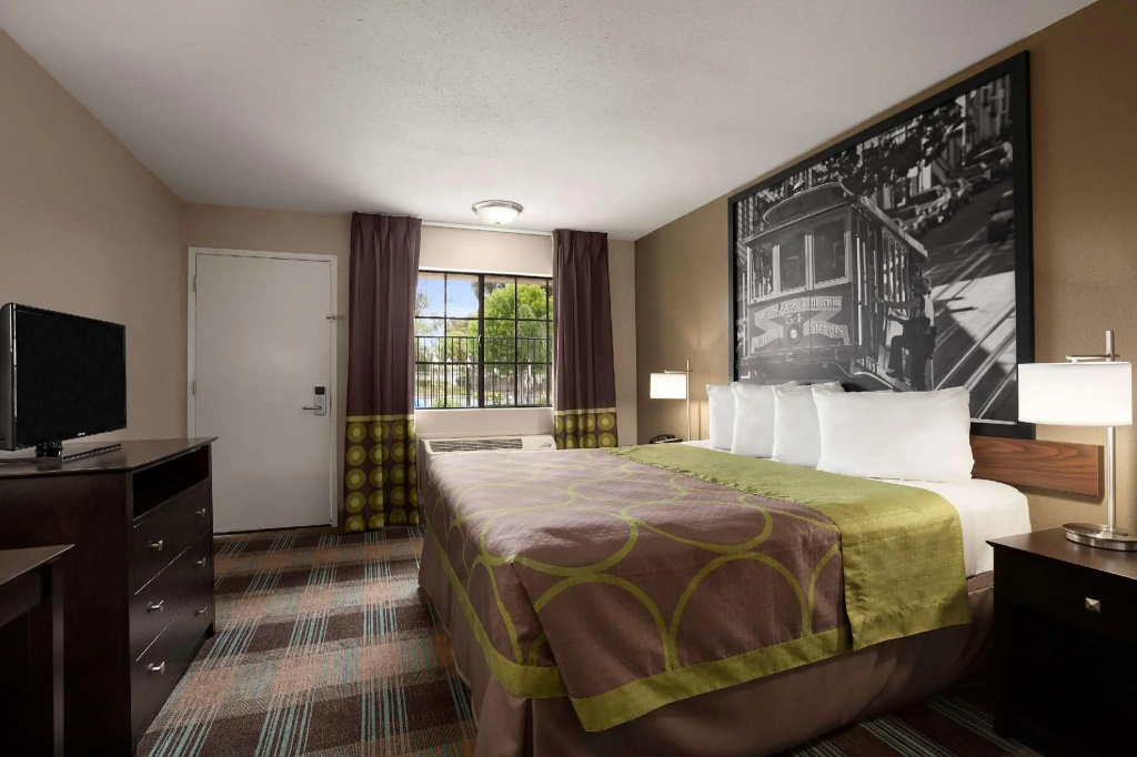 Standard Double room (full double bed)