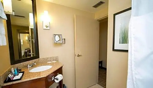 Clarion Hotel and Conference Center - Chambres