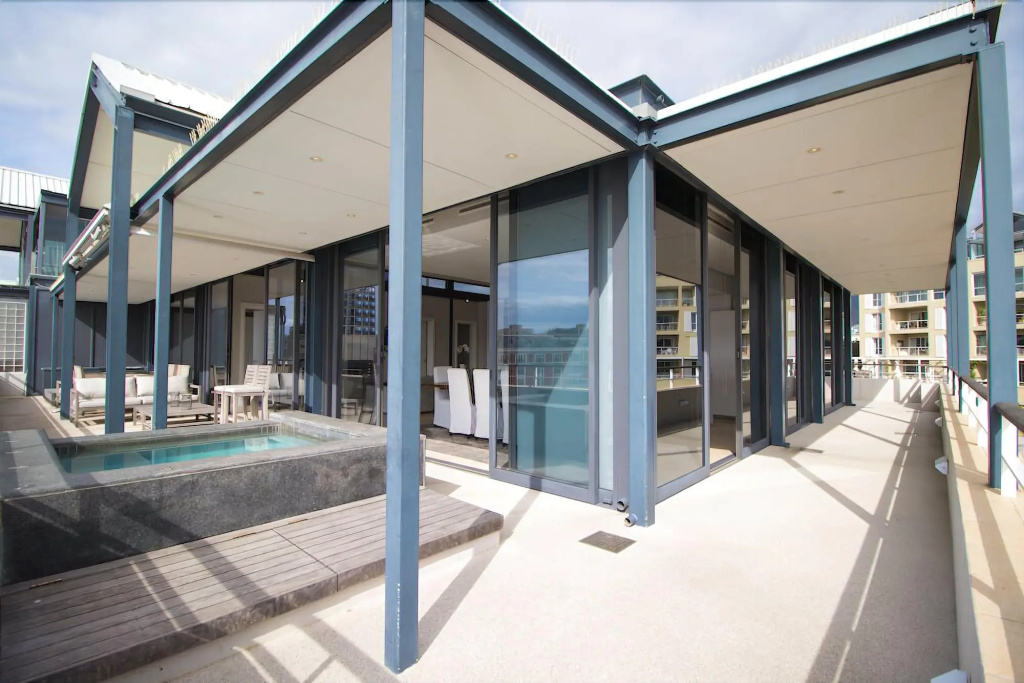 Mountain Marina Luxury Apartments