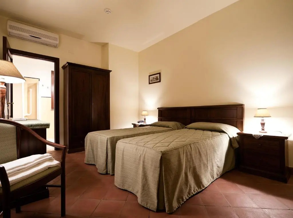 Standard Double room (full double bed)